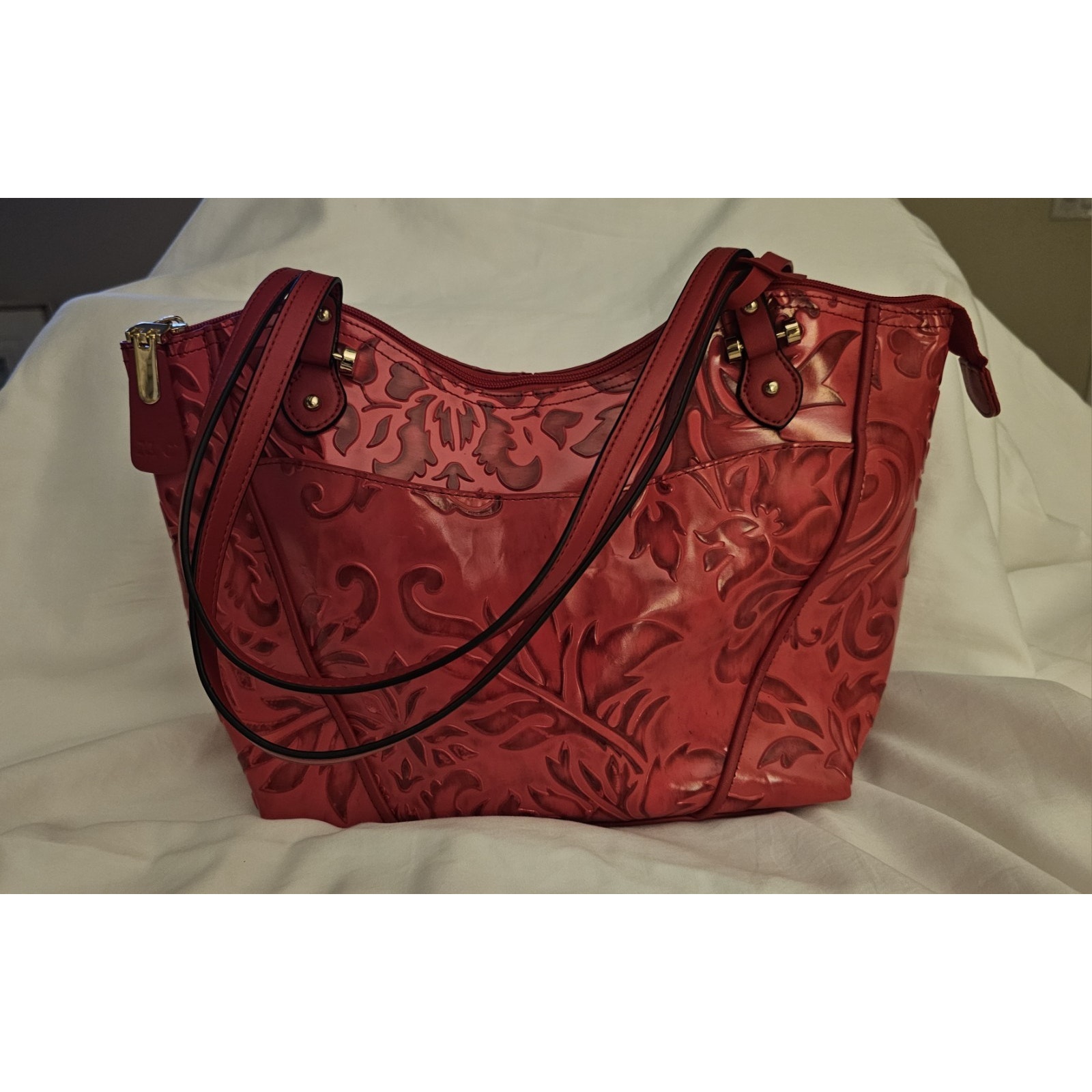 Red Embossed Handbag From The Brand Mc (Marc Chantal) Western-Style Floral Red